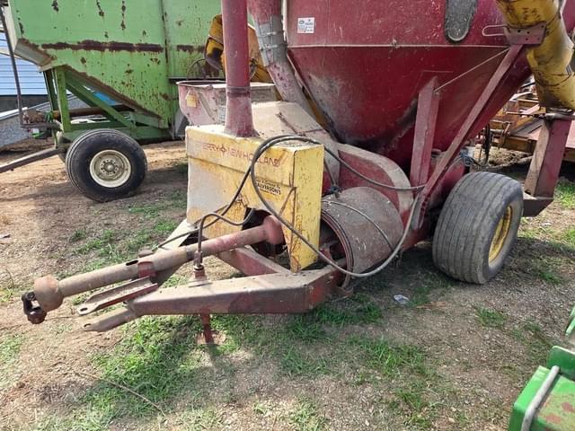 Image of New Holland 355 equipment image 1