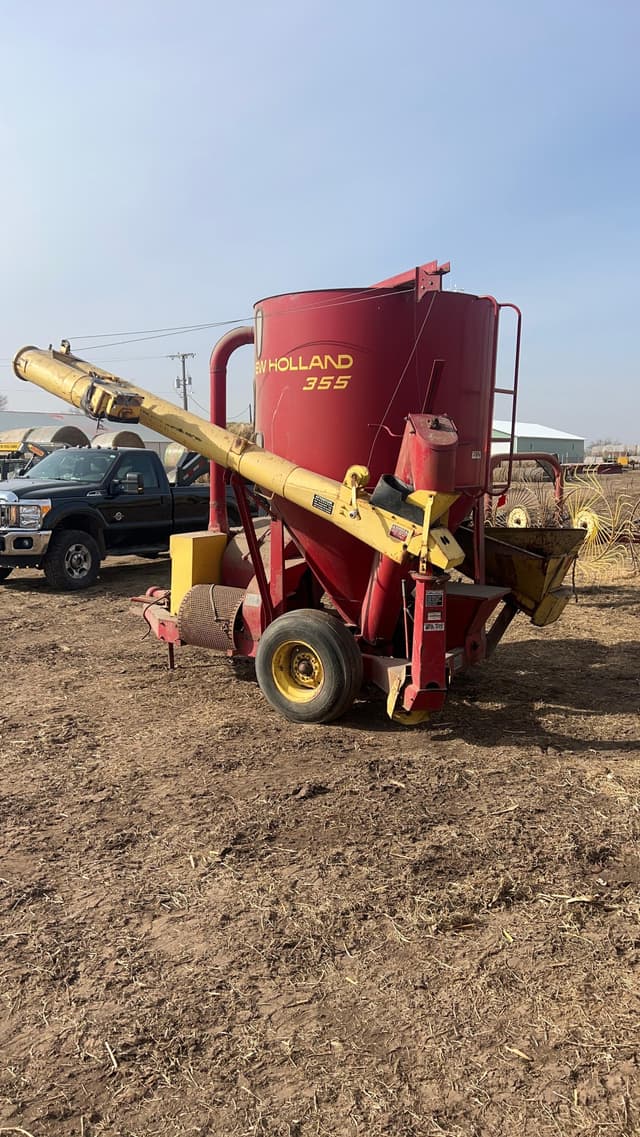 Image of New Holland 355 equipment image 4