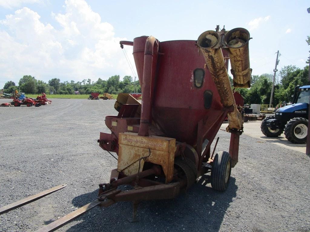 New Holland 355 Equipment Image0