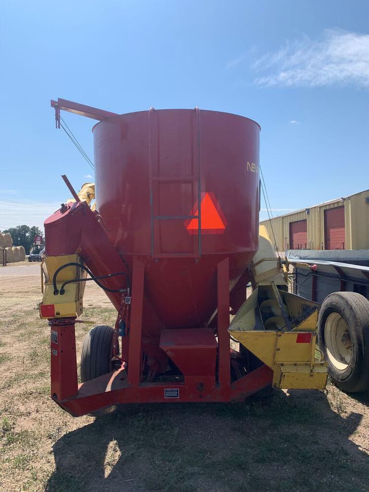 New Holland 355 Hay and Forage Grinders/Mixers for Sale Tractor Zoom