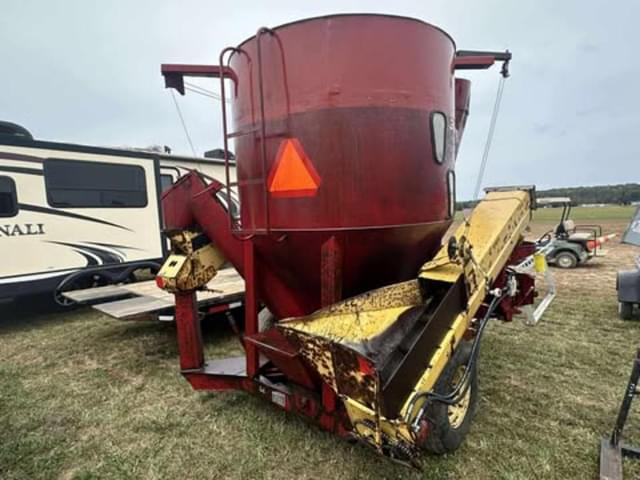 Image of New Holland 355 equipment image 3