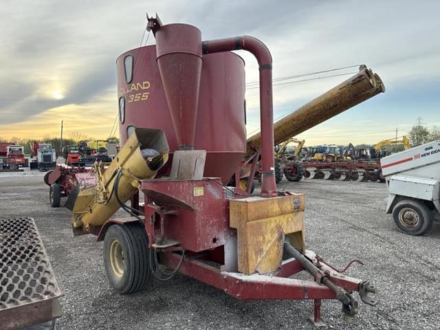 Image of New Holland 355 equipment image 3