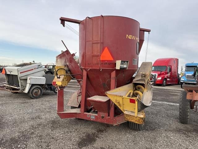 Image of New Holland 355 equipment image 2