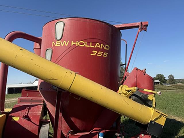 Image of New Holland 355 equipment image 4