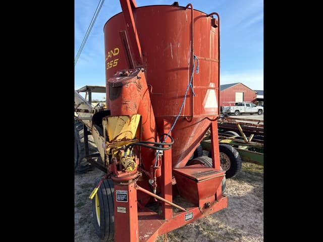 Image of New Holland 355 equipment image 3