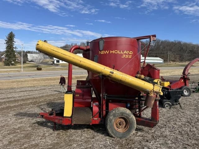 Image of New Holland 355 equipment image 3