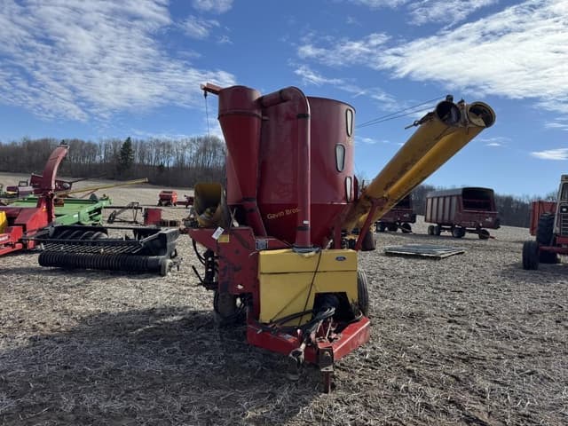 Image of New Holland 355 equipment image 1