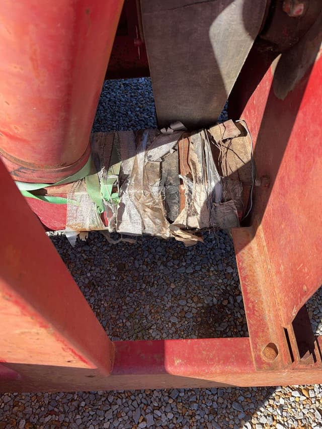 Image of New Holland 355 equipment image 2