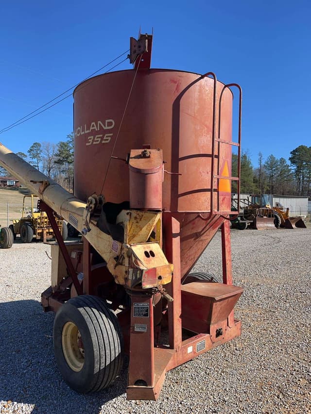 Image of New Holland 355 equipment image 4