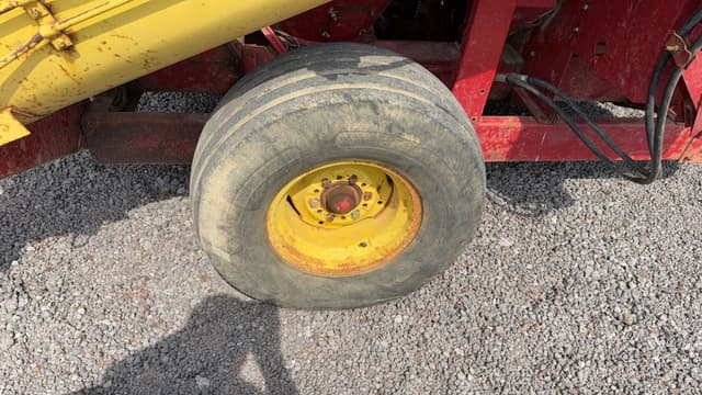 Image of New Holland 355 equipment image 2