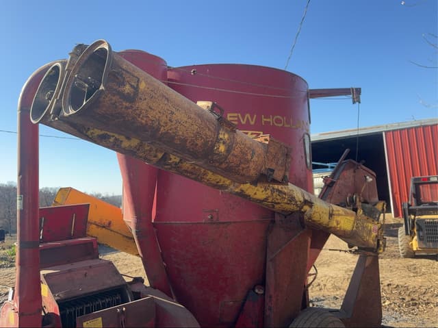 Image of New Holland 357 equipment image 3