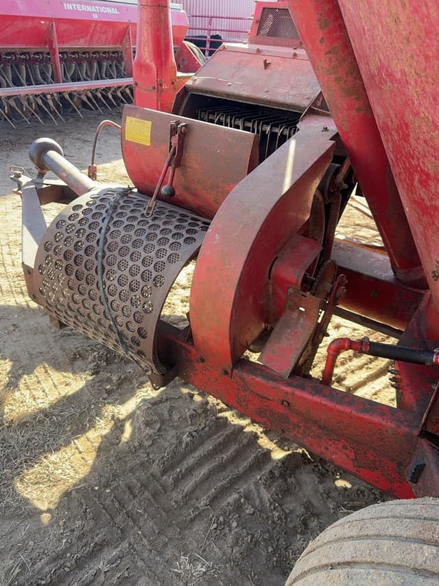 Image of New Holland 357 equipment image 4