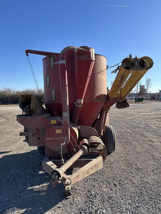 Image of New Holland 357 equipment image 1