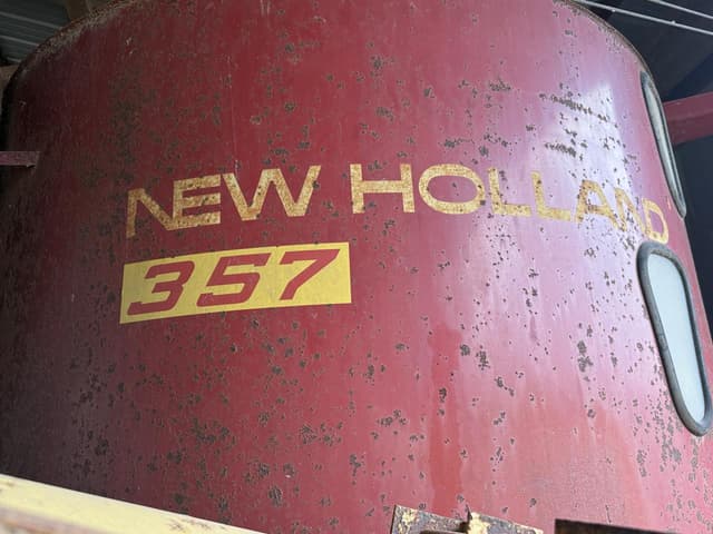 Image of New Holland 357 equipment image 4