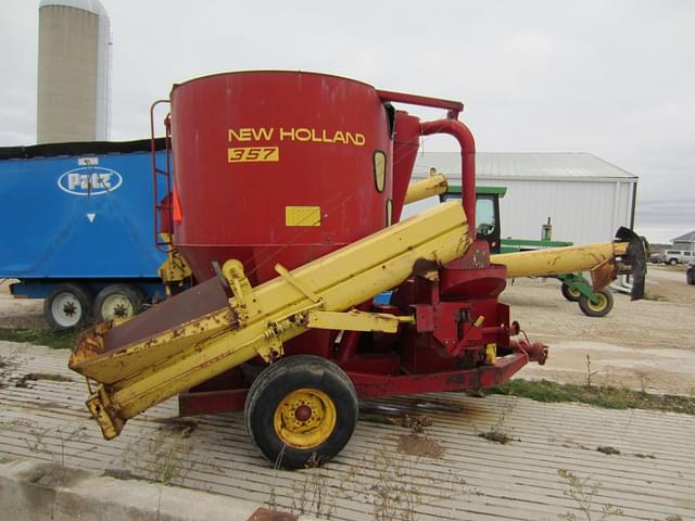 Image of New Holland 357 equipment image 4