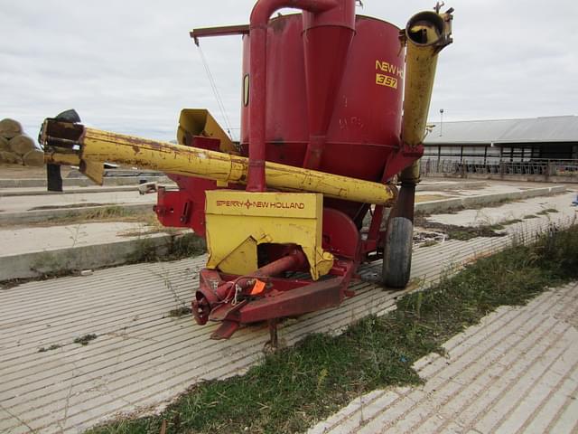 Image of New Holland 357 equipment image 1