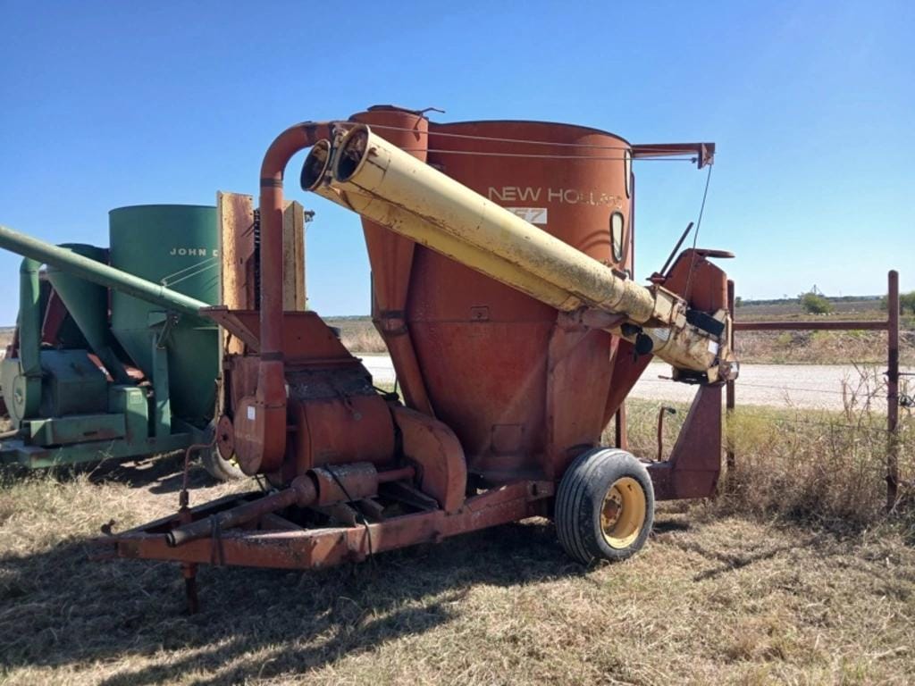 New Holland 357 Equipment Image0