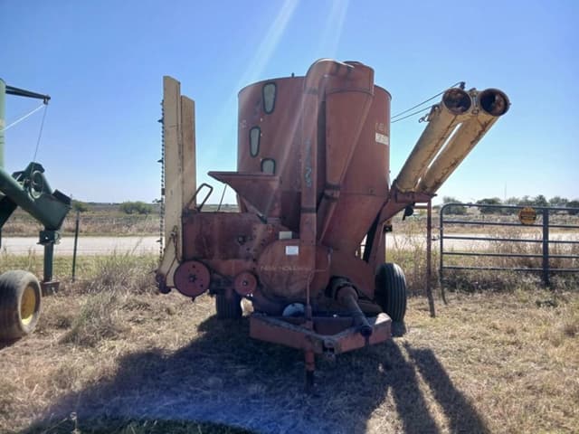 Image of New Holland 357 equipment image 1