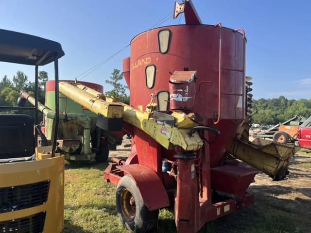 Image of New Holland 357 equipment image 3
