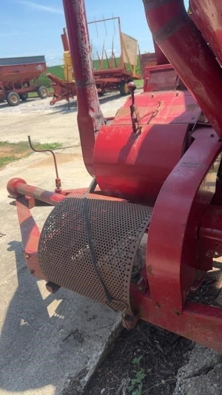 Image of New Holland 357 equipment image 4