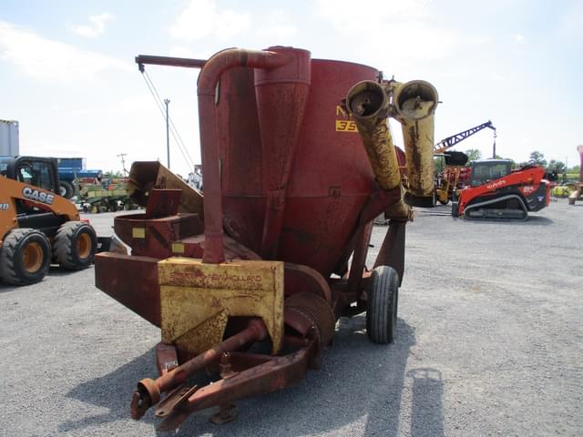 Image of New Holland 357 equipment image 1