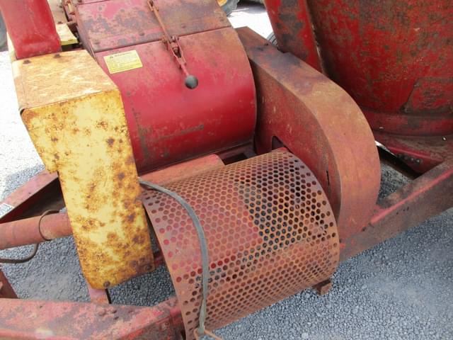 Image of New Holland 357 equipment image 2