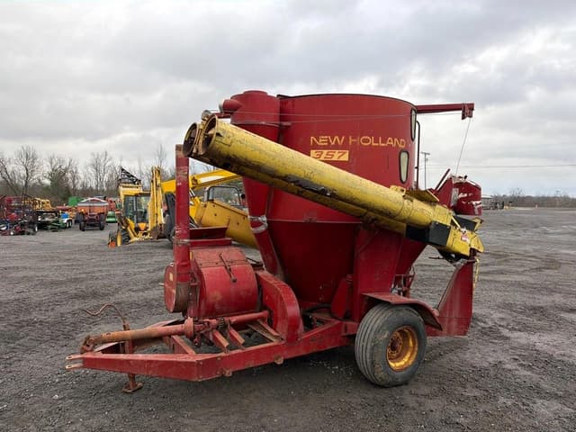 Image of New Holland 357 equipment image 3