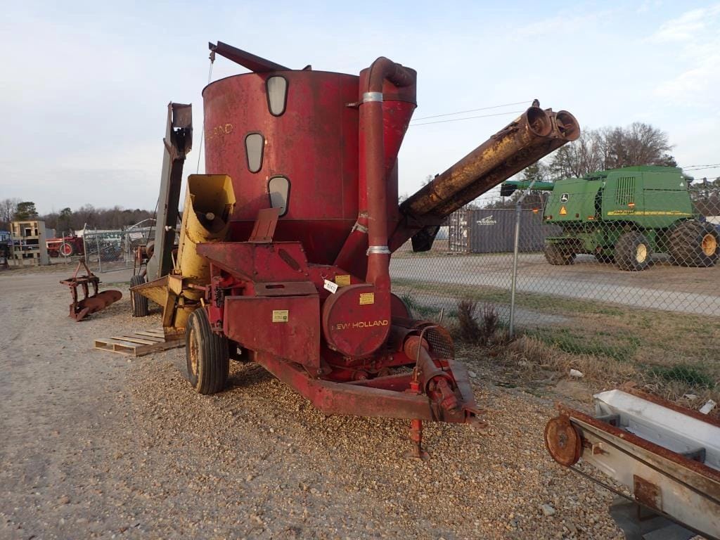 New Holland 357 Equipment Image0