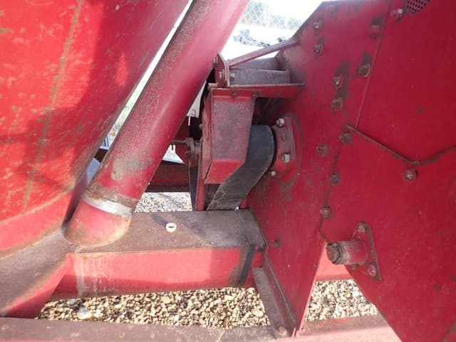 Image of New Holland 357 equipment image 4