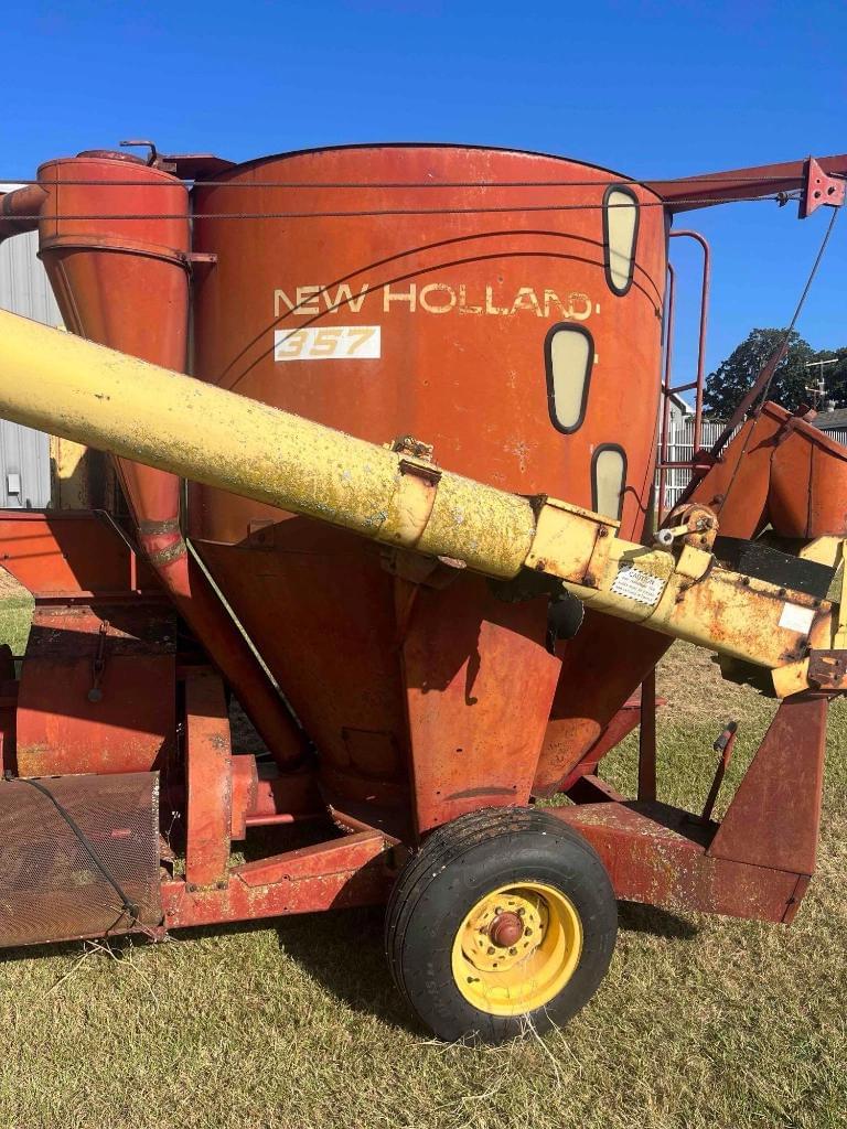Image of New Holland 357 Primary image