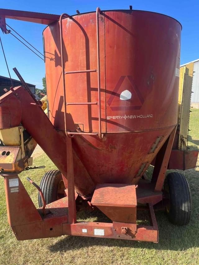 Image of New Holland 357 equipment image 1