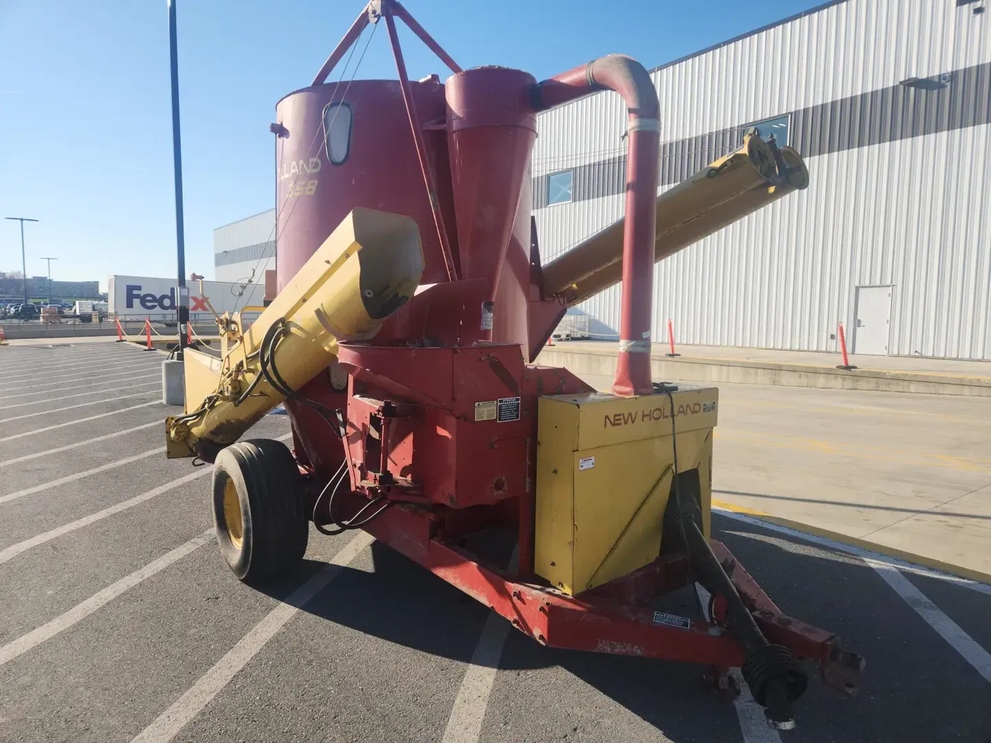 New Holland 358 Equipment Image0