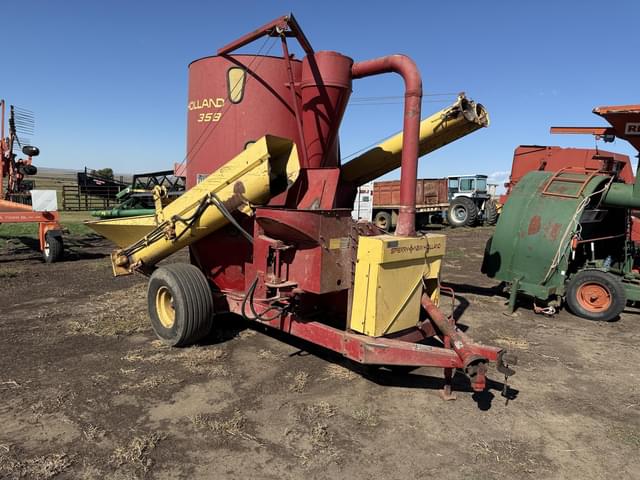Image of New Holland 358 equipment image 2