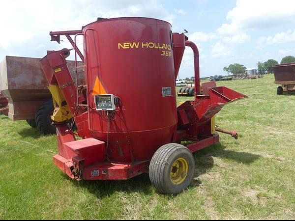 Image of New Holland 358 equipment image 2