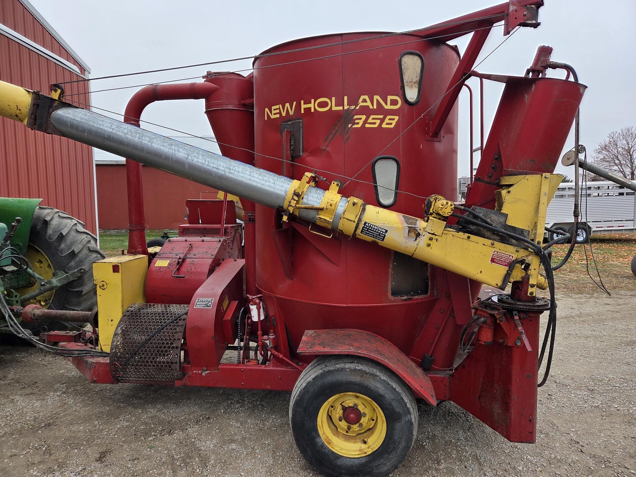 New Holland 358 Equipment Image0