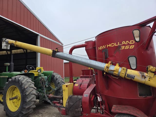 Image of New Holland 358 equipment image 1
