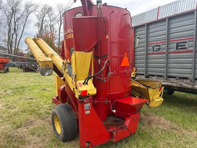 Image of New Holland 358 equipment image 4