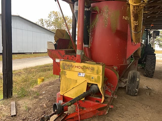 Image of New Holland 358 equipment image 1