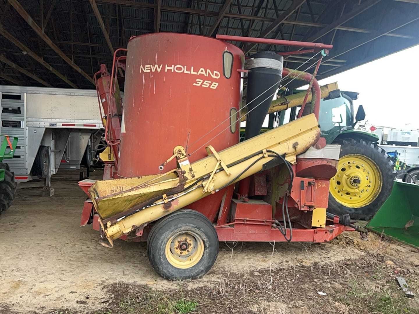 New Holland 358 Equipment Image0