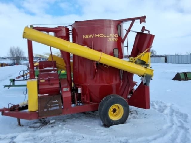 Image of New Holland 358 equipment image 4