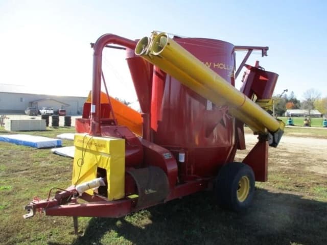 Image of New Holland 358 equipment image 1