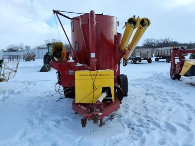 Image of New Holland 358 equipment image 2