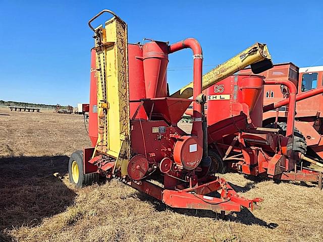 Image of New Holland 358 equipment image 1