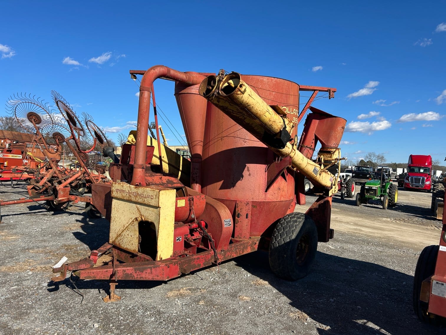 New Holland 358 Equipment Image0