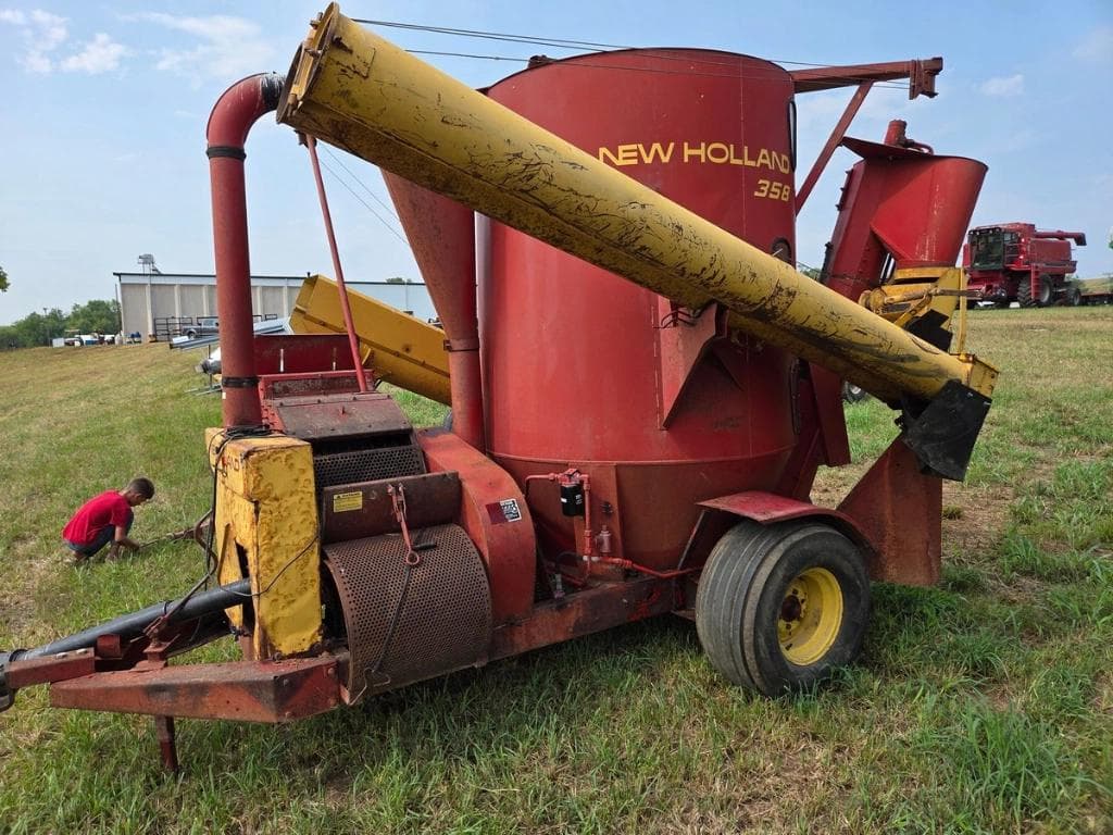 Image of New Holland 358 Primary image