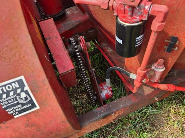Image of New Holland 358 equipment image 2