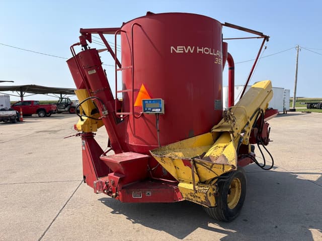 Image of New Holland 358 equipment image 3