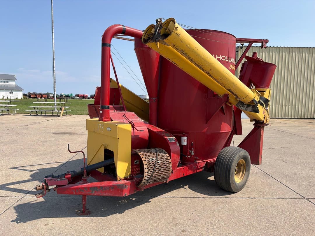 Image of New Holland 358 Primary image
