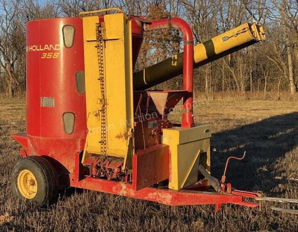 Main image New Holland 358