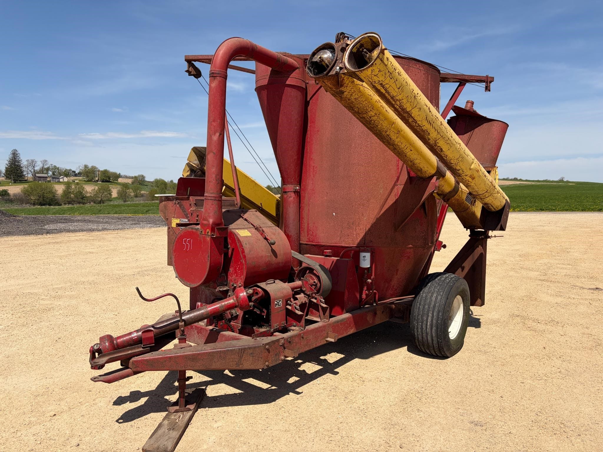 New Holland 358 Equipment Image0